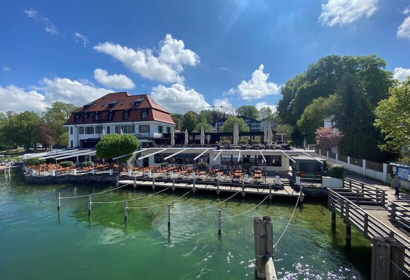 Strandhotel Berg