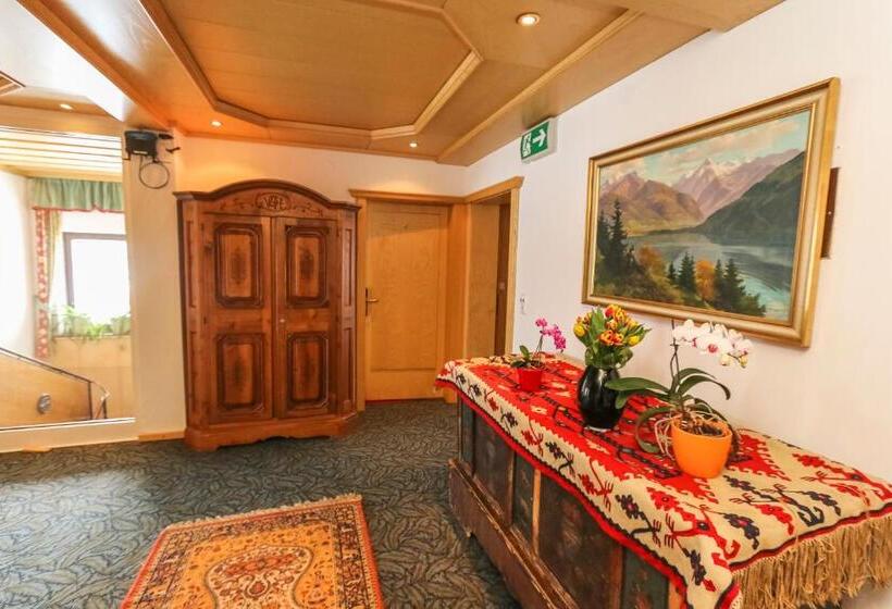 Alpenhotel Tauernstüberl