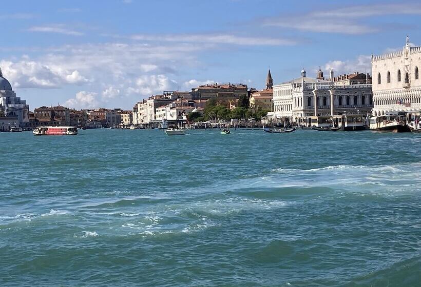 Bed and Breakfast Oasis Lagoon Estate