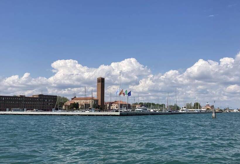 Bed and Breakfast Oasis Lagoon Estate