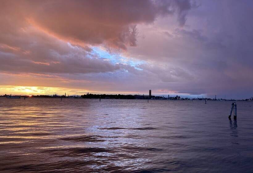 Bed and Breakfast Oasis Lagoon Estate