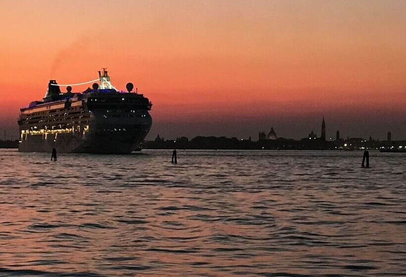 Bed and Breakfast Oasis Lagoon Estate