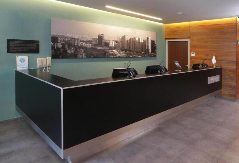 City Express Suites by Marriott Ciudad de México Santa Fe