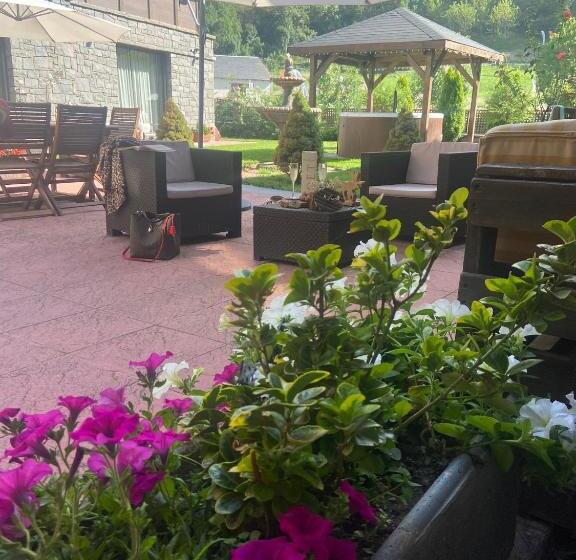 Gran Chalet Hotel & Petit Spa