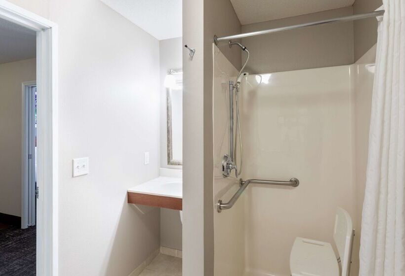 Grandstay Hotel & Suites Downtown Sheboygan