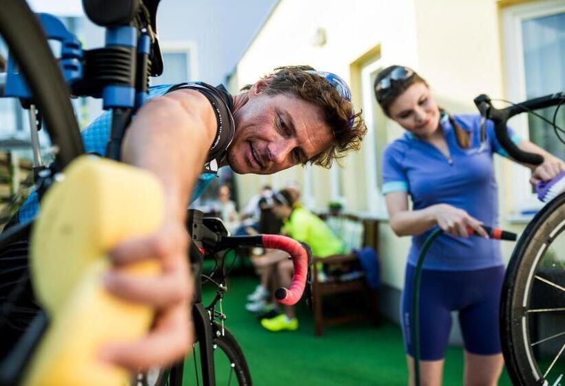 Отель Alexandra