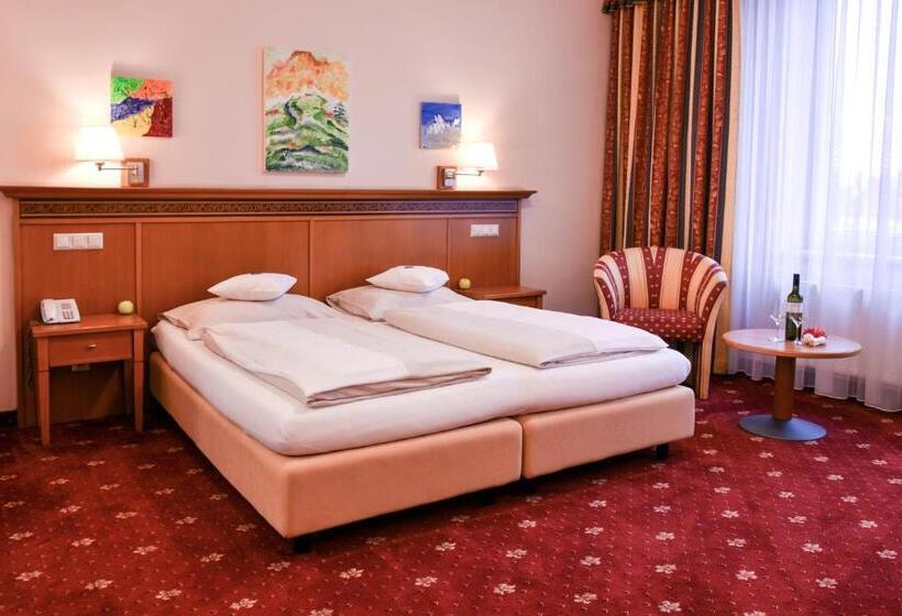 Отель Alexandra