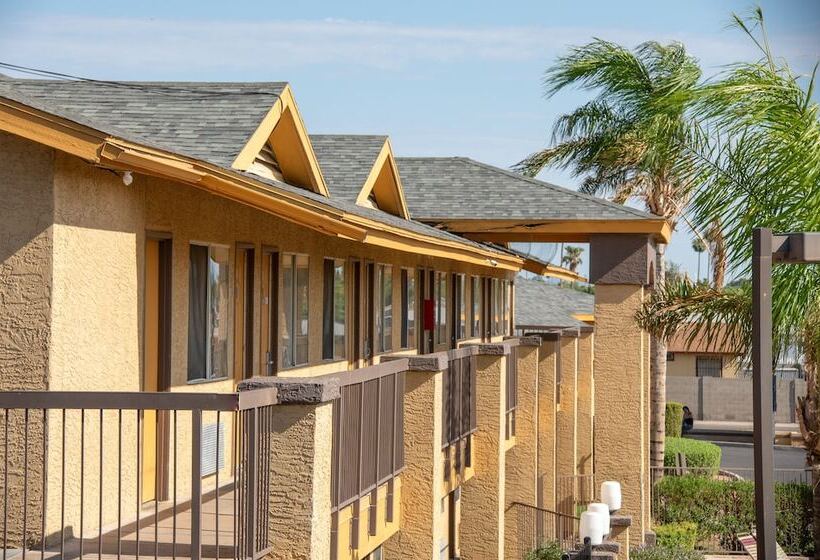 בית מלון כפרי American Inn