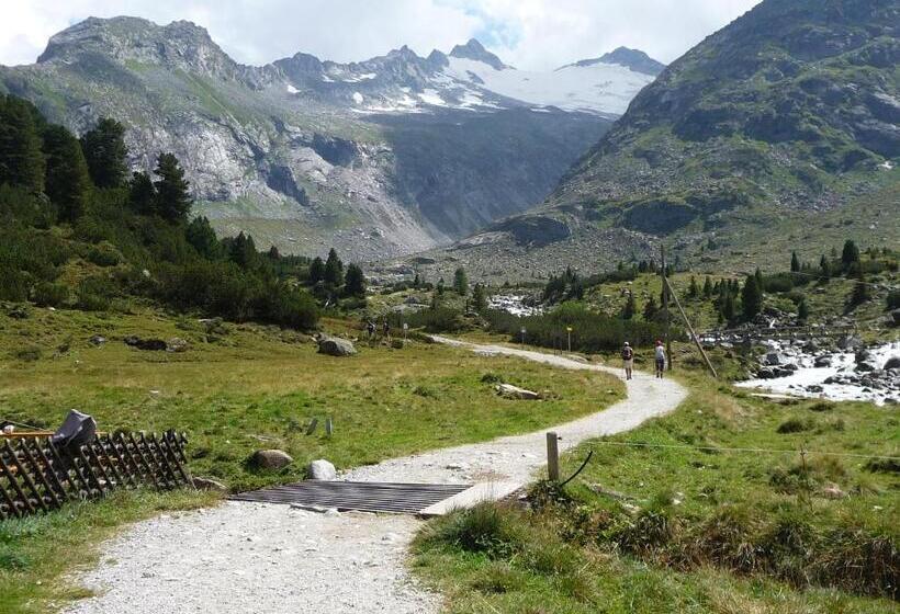 فندق Apart Tuxertal