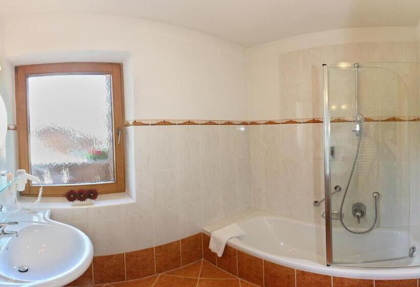 فندق Apart Tuxertal