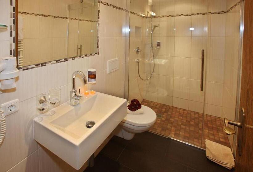 فندق Apart Tuxertal