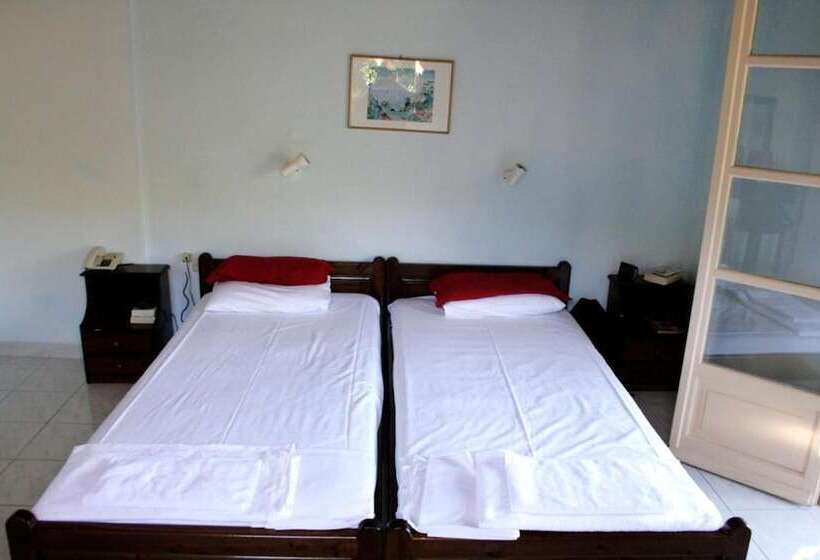 Отель Apraos Bay