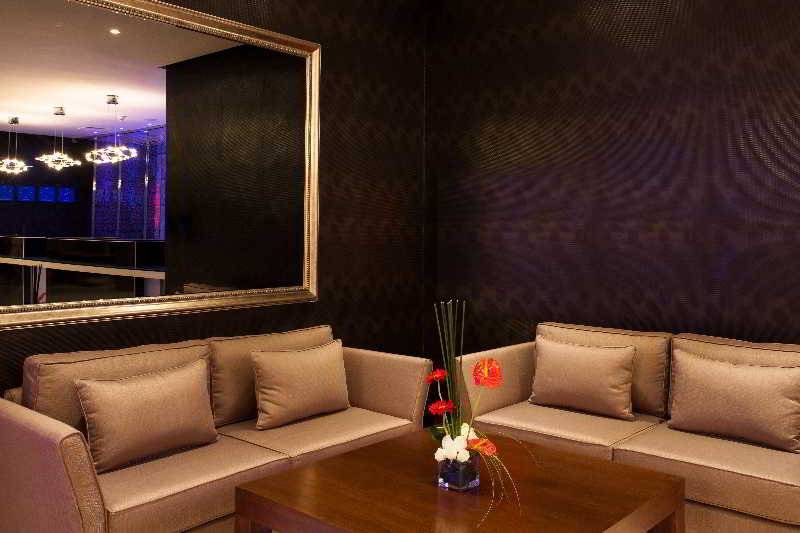 酒店 Atlas Sky Airport