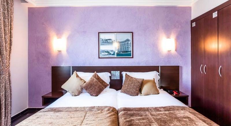 酒店 Atlas Sky Airport