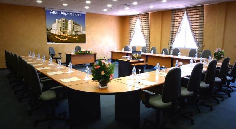 酒店 Atlas Sky Airport