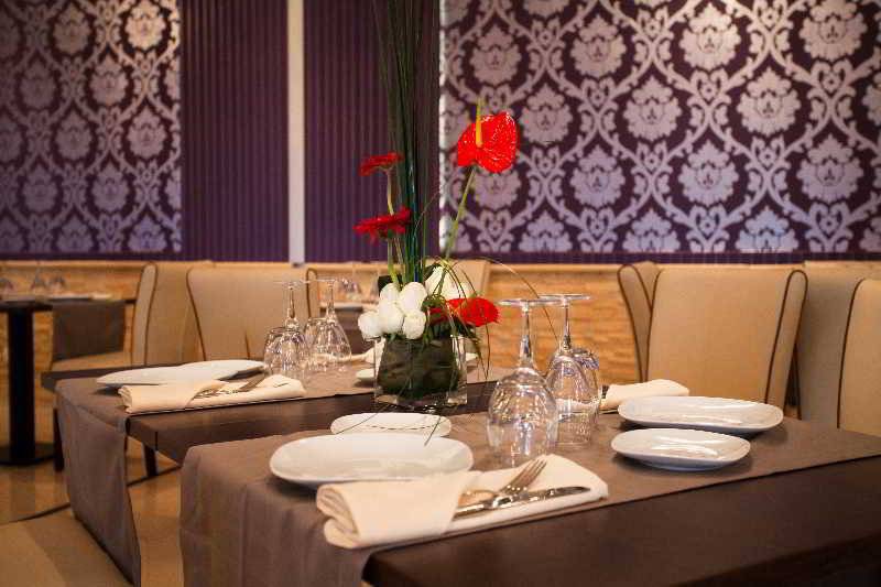 酒店 Atlas Sky Airport