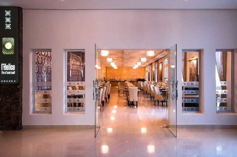 酒店 Atlas Sky Airport