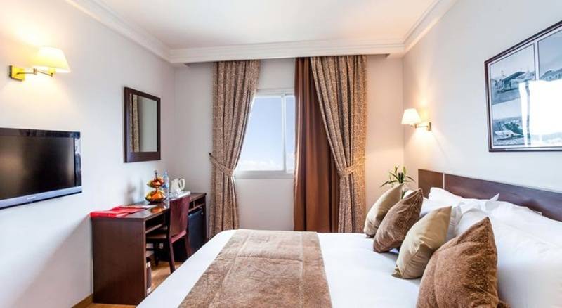 酒店 Atlas Sky Airport