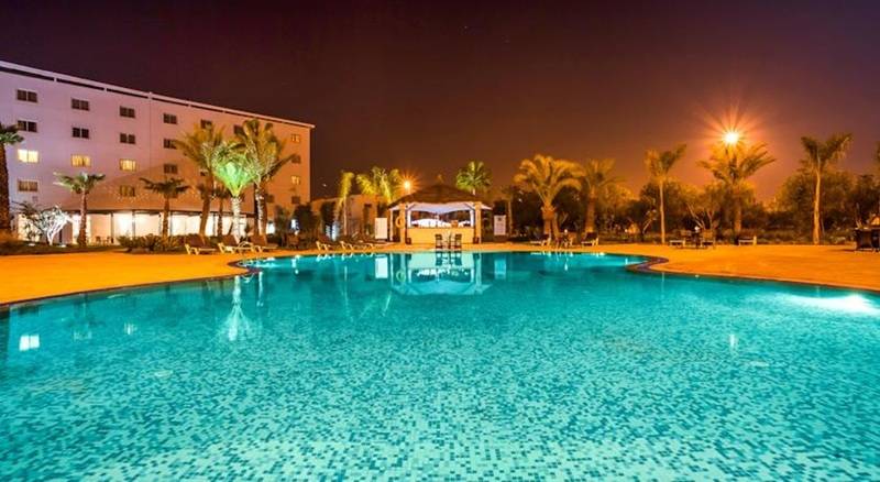 酒店 Atlas Sky Airport