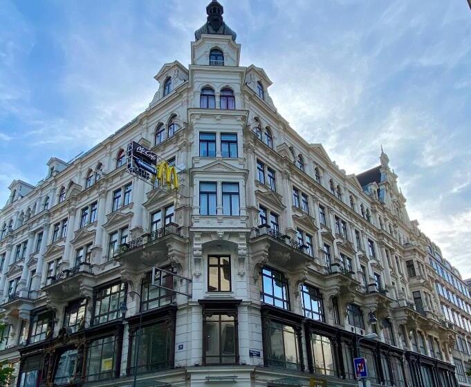 هتل Aviano Boutique