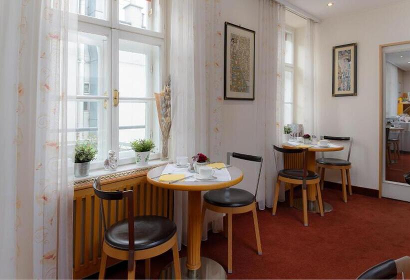 هتل Aviano Boutique