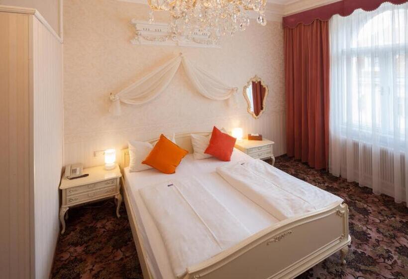 هتل Aviano Boutique