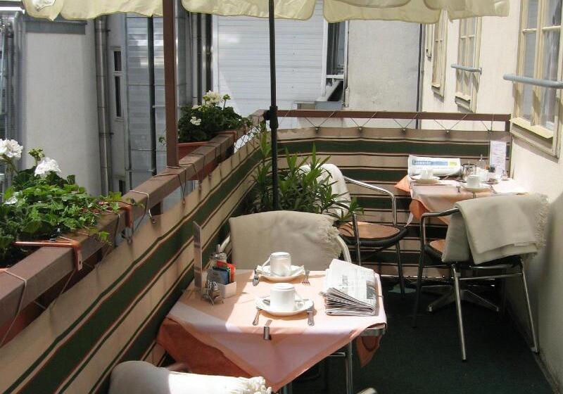 هتل Aviano Boutique