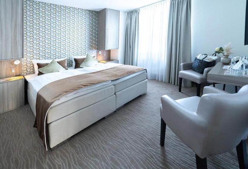 ホテル Bernstein Salzlandcenter