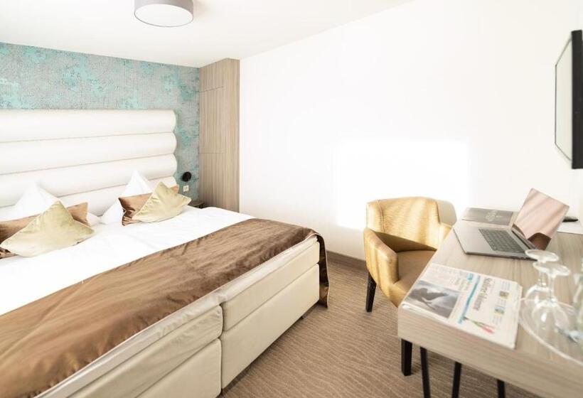 ホテル Bernstein Salzlandcenter