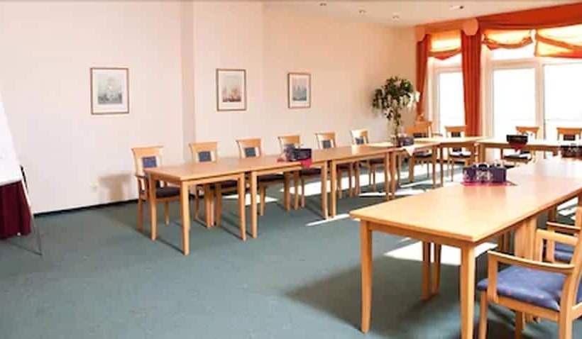 ホテル Bernstein Salzlandcenter