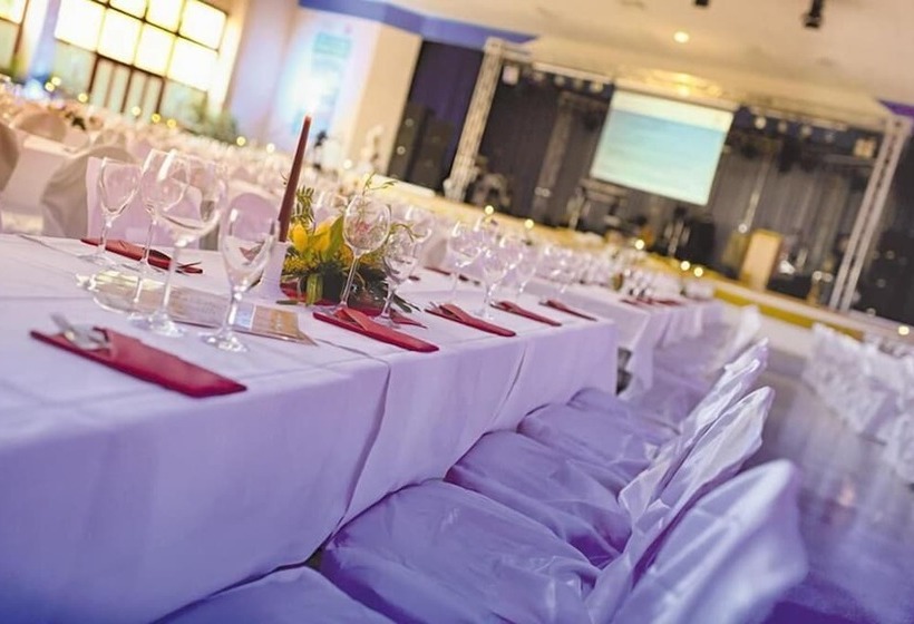 ホテル Bernstein Salzlandcenter