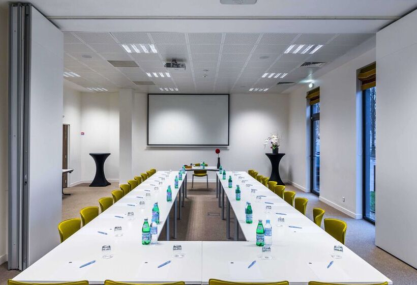 ホテル Best Western Plus Paris Velizy