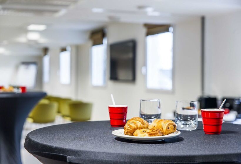 ホテル Best Western Plus Paris Velizy