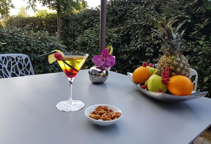 ホテル Best Western Plus Paris Velizy