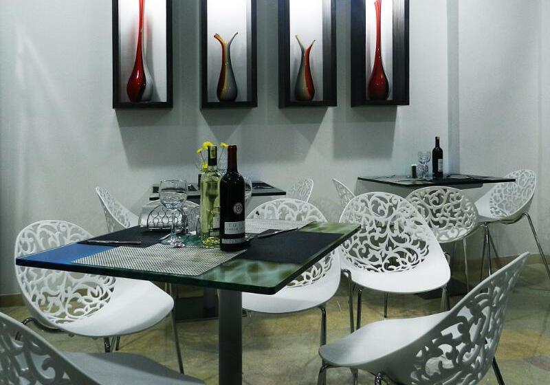 Отель Bolivariana Plaza Medellin