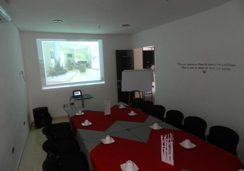 Отель Bolivariana Plaza Medellin