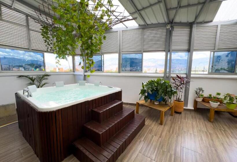 Отель Bolivariana Plaza Medellin