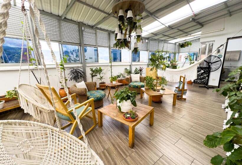 Отель Bolivariana Plaza Medellin