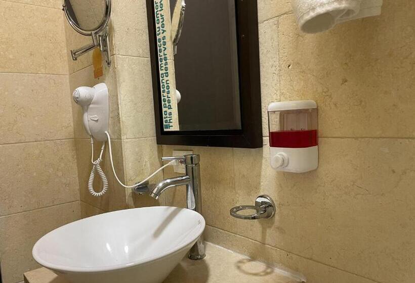 Отель Bolivariana Plaza Medellin