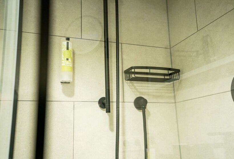 Отель Christina