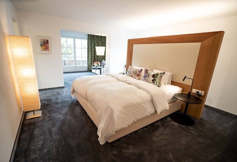 Отель Christina