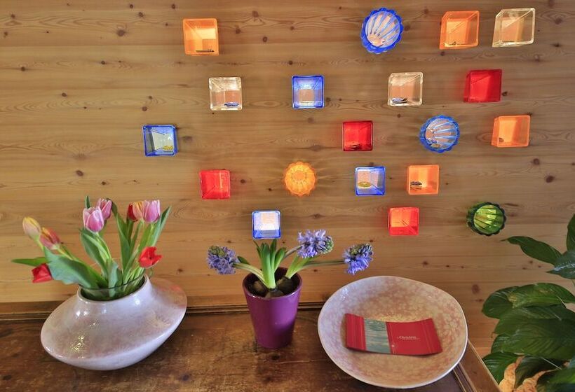 Отель Christina