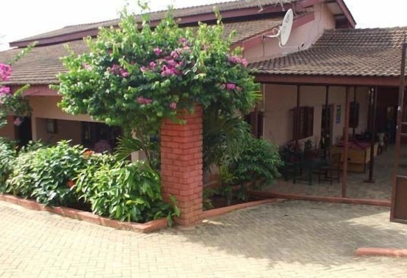 ホテル Coconut Grove Miners Lodge