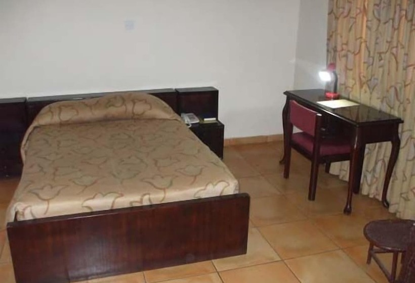 فندق Coconut Grove Miners Lodge