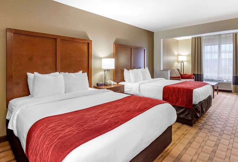 ホテル Comfort Inn & Suites Cedar Rapids North  Collins Road