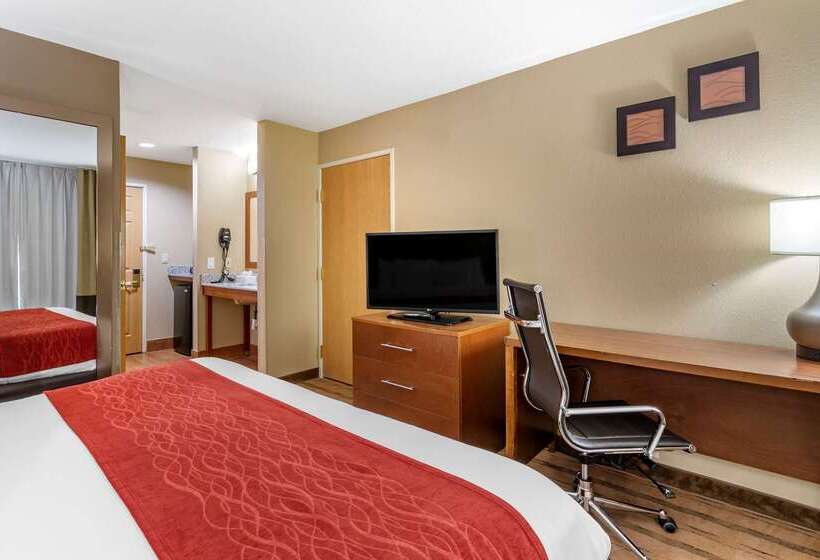 ホテル Comfort Inn & Suites Cedar Rapids North  Collins Road