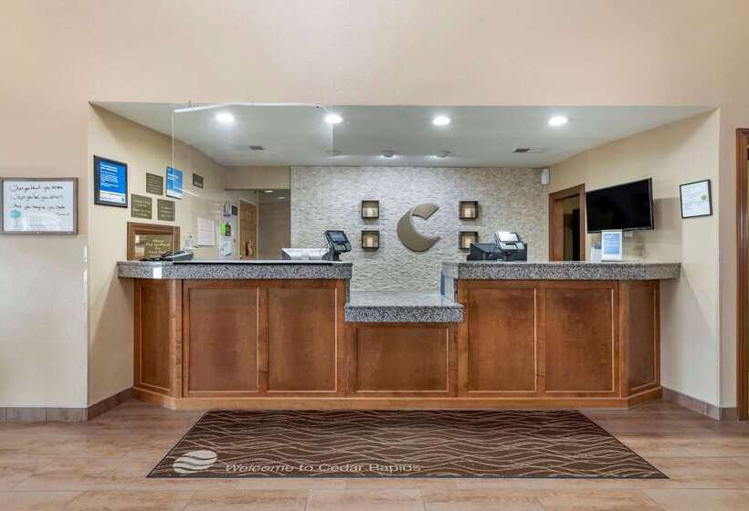 ホテル Comfort Inn & Suites Cedar Rapids North  Collins Road