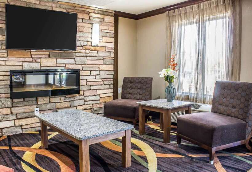 ホテル Comfort Inn & Suites Cedar Rapids North  Collins Road