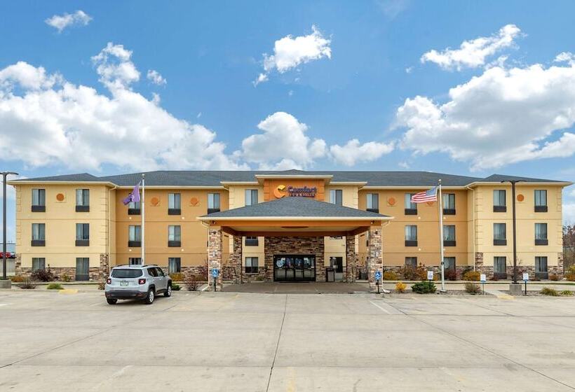 ホテル Comfort Inn & Suites Cedar Rapids North  Collins Road