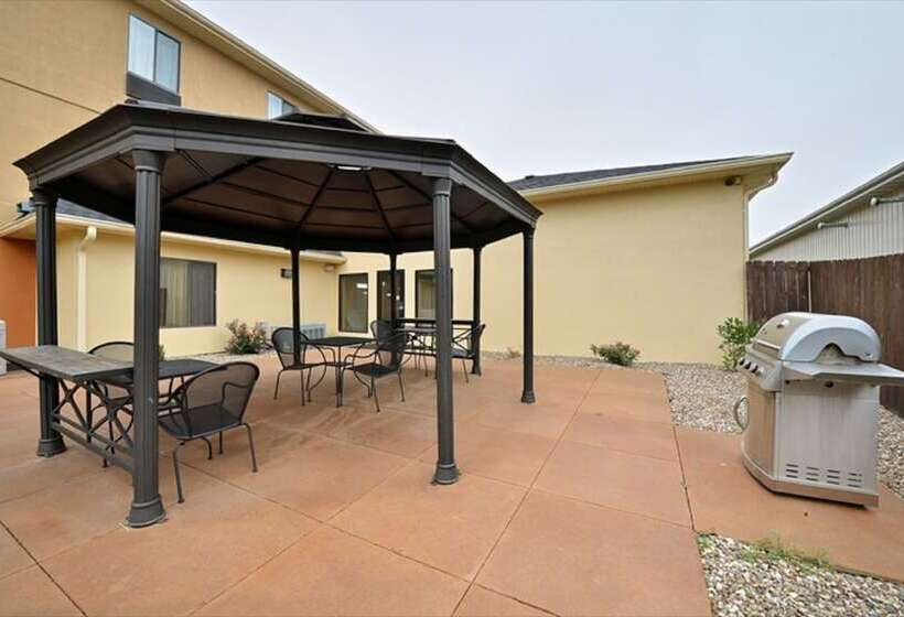 ホテル Comfort Inn & Suites Cedar Rapids North  Collins Road